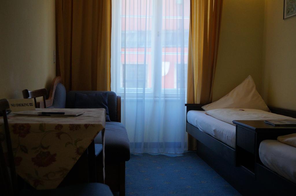 Hotel Happ Innsbruck Chambre photo