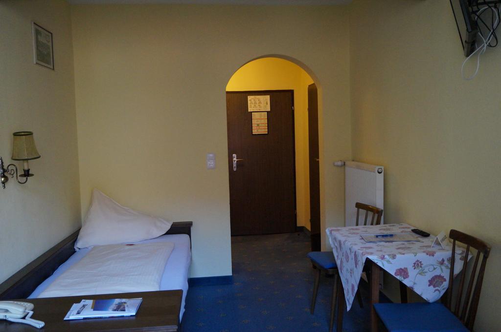 Hotel Happ Innsbruck Chambre photo