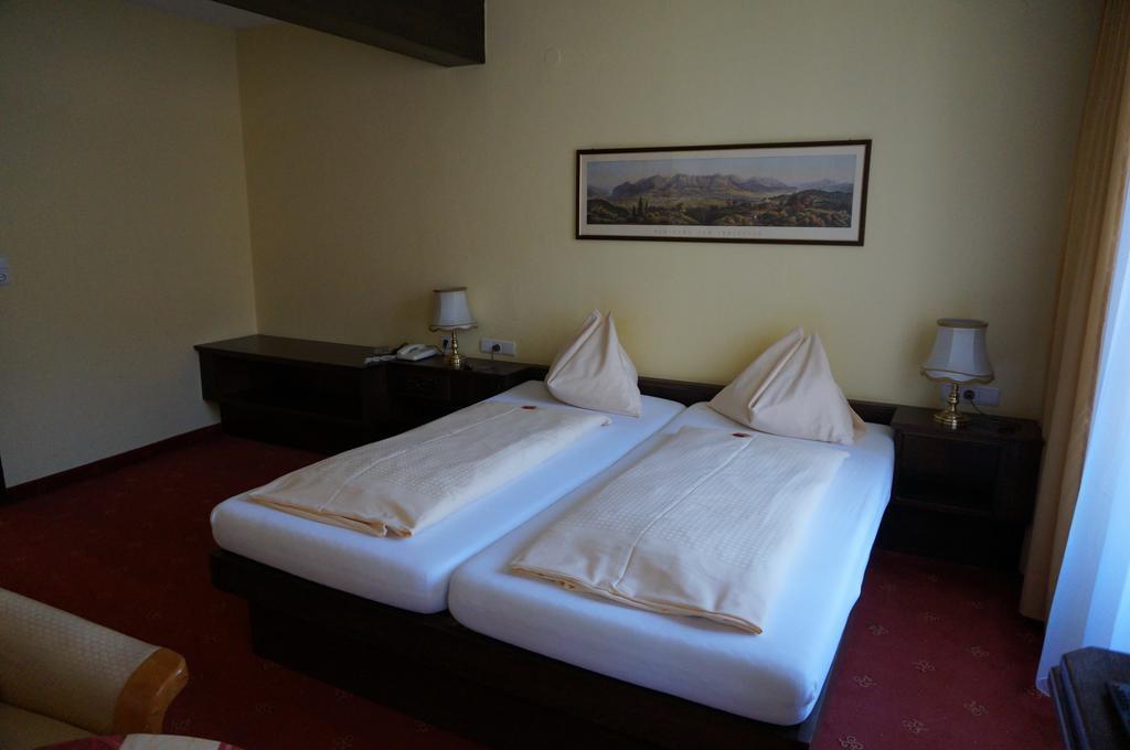 Hotel Happ Innsbruck Chambre photo